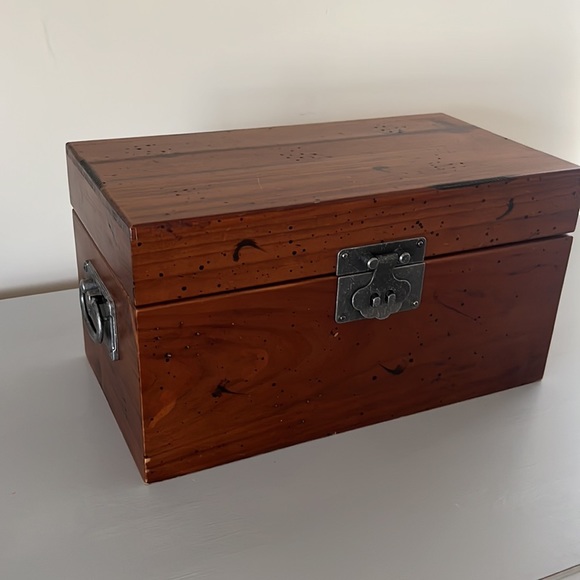 Dresser Top Wooden Box - Picture 2 of 8